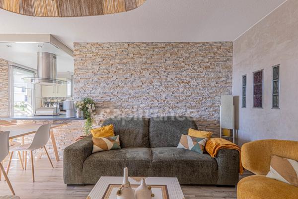 BEL APPARTEMENT 4 pièces magnifiquement décoré avec terrasse / sans travaux