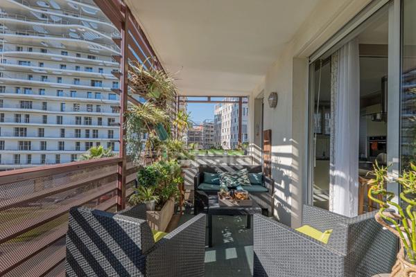 BEL APPARTEMENT 4 pièces magnifiquement décoré avec terrasse / sans travaux