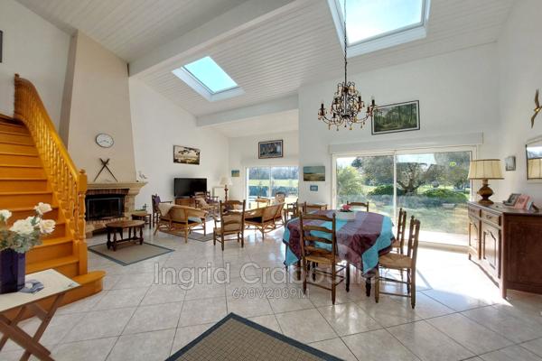 Maison Saint-Sulpice-de-Royan achat maison 4 chambres 190 m²