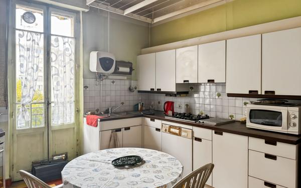 Appartement à vendre    8 pièces • 224,03 m2 Lyon 6