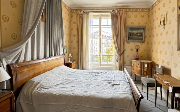 Appartement à vendre    8 pièces • 224,03 m2 Lyon 6