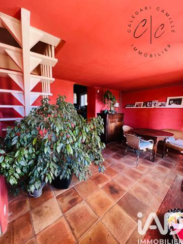 Maison à vendre 10 pièces 265 m² Le Revest-les-Eaux