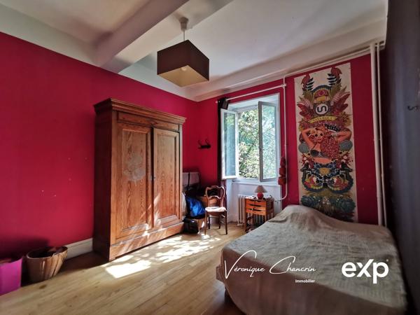 OULLINS CENTRE – 5 CHAMBRES - BUREAUX - GRAND JARDIN