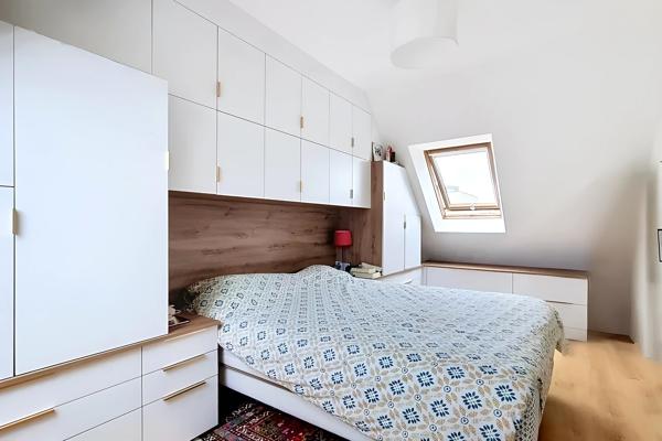 Maison
         6 pièces
        - 109 m² Exclusivité 374 800 € *
