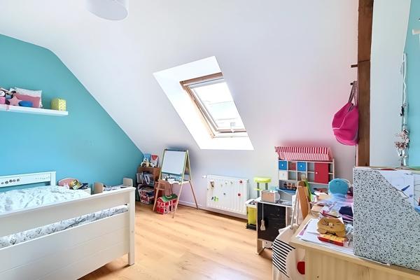 Maison
         6 pièces
        - 109 m² Exclusivité 374 800 € *