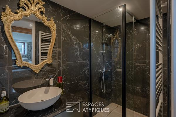 Magnifique appartement avec balcon dans villa balnéaire