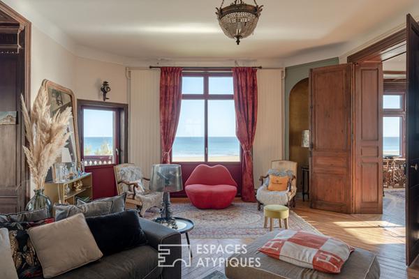 Magnifique appartement avec balcon dans villa balnéaire