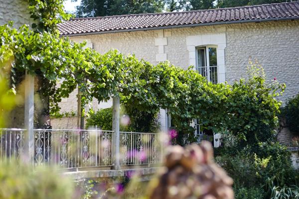 Extraordinaire propriété comprenant un moulin et trois suites de luxe indépendantes