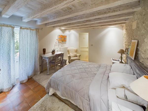 Extraordinaire propriété comprenant un moulin et trois suites de luxe indépendantes