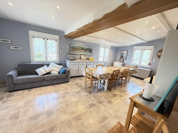 Maison  11 pièce(s)  5 chambre(s)  225 m²