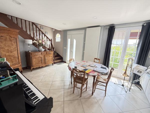 Maison  11 pièce(s)  5 chambre(s)  225 m²