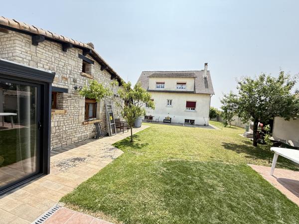 Maison  11 pièce(s)  5 chambre(s)  225 m²