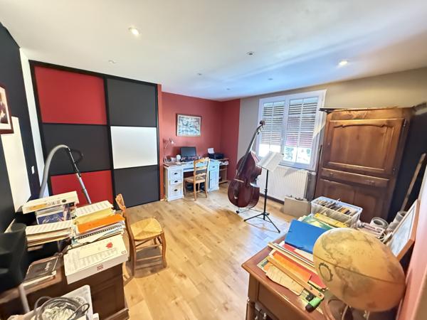 Maison  11 pièce(s)  5 chambre(s)  225 m²