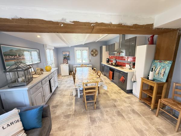 Maison  11 pièce(s)  5 chambre(s)  225 m²