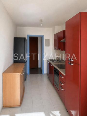 Appartement proche de toutes commodités, dans une copropriété très calme qui vous charmera.