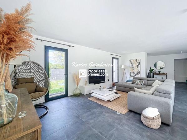 Maison ultra contemporaine GALGON 182 m2 + jardin