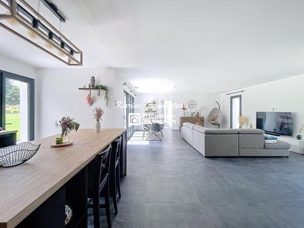 Maison ultra contemporaine GALGON 182 m2 + jardin