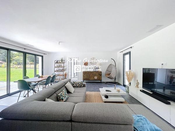 Maison ultra contemporaine GALGON 182 m2 + jardin