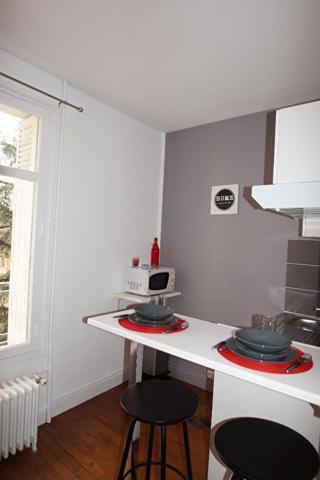 STUDIO MEUBLE POITIERS - 1 pièce(s) - 13.44 m2