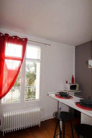 STUDIO MEUBLE POITIERS - 1 pièce(s) - 13.44 m2
