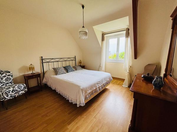 SPACIEUSE MAISON FAMILIALE 4 chambres Centre de Saint Lyphard