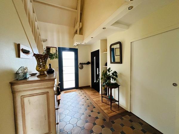 SPACIEUSE MAISON FAMILIALE 4 chambres Centre de Saint Lyphard