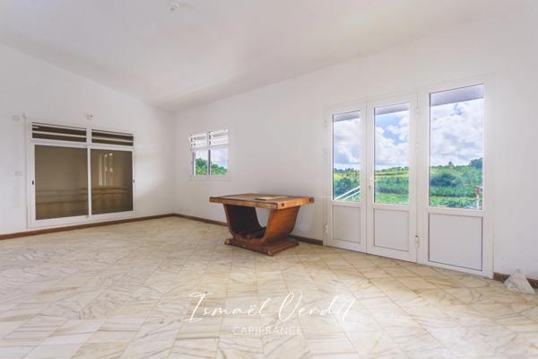 Maison à vendre 15 pièces à PETIT BOURG (971)