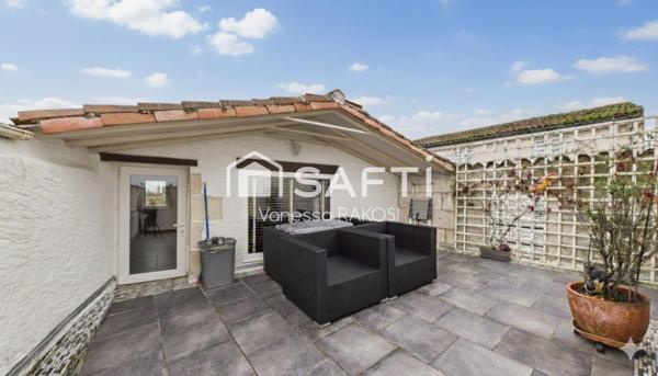 SAINTES RIVE GAUCHE MAISON DE VILLE 3 CHAMBRES TERRASSE