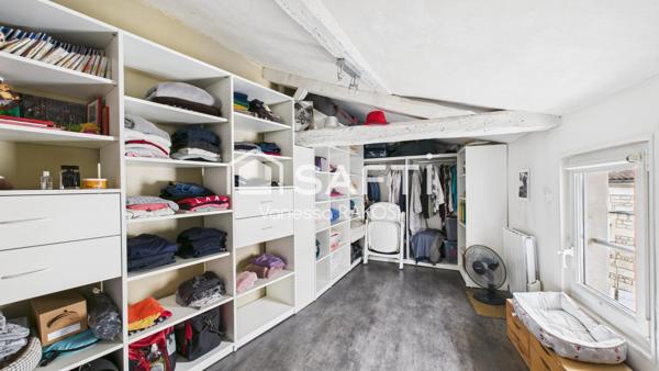 SAINTES RIVE GAUCHE MAISON DE VILLE 3 CHAMBRES TERRASSE