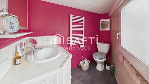 SAINTES RIVE GAUCHE MAISON DE VILLE 3 CHAMBRES TERRASSE