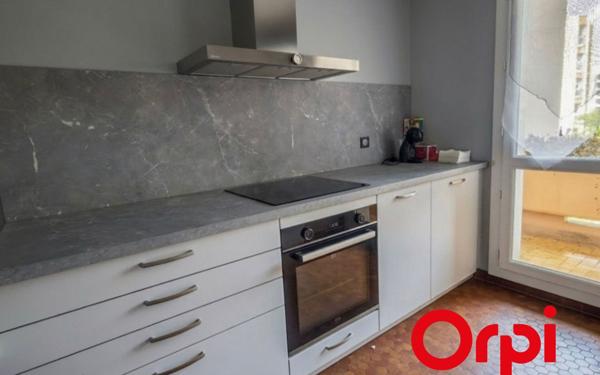 Appartement à vendre    4 pièces • 87,21 m2 Lyon 8