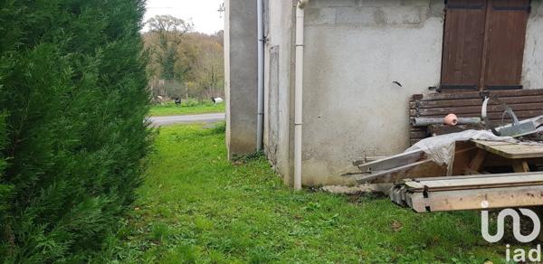 Maison rustique 3 pièces de 60 m² à Saint-Sauvier (03370)