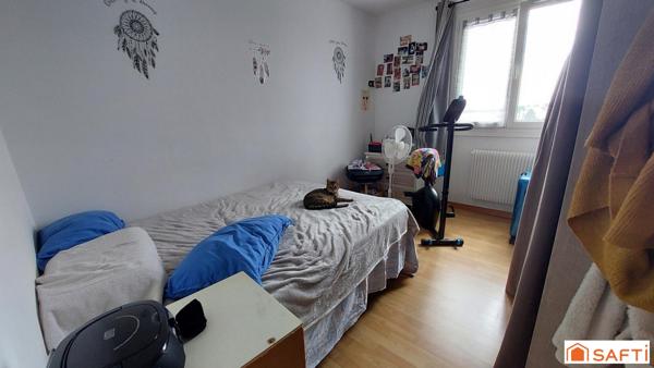 Dernier étage - Ravalement avec isolation thermique par l'extérieur - chauffage individuel