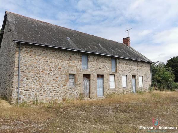 Ancien Corps de ferme sur 2 ha 42 à Villaines La Juhel