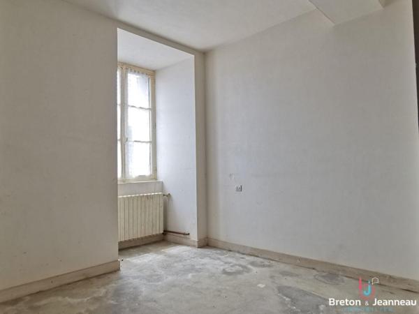 Ancien Corps de ferme sur 2 ha 42 à Villaines La Juhel