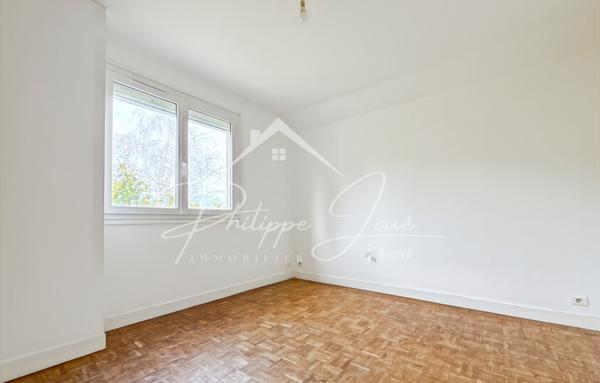 Maison 8 pièces de 141 m2 à Paron 89100