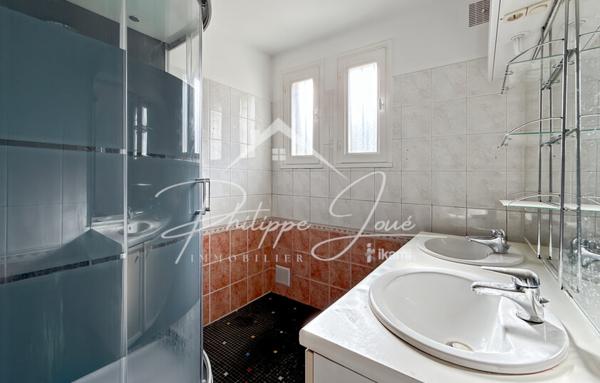 Maison 8 pièces de 141 m2 à Paron 89100