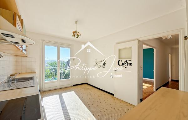 Maison 8 pièces de 141 m2 à Paron 89100