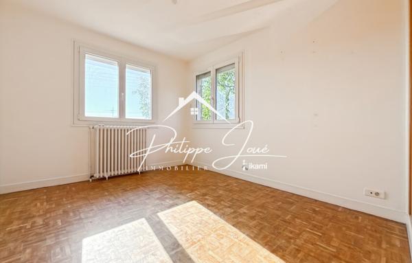 Maison 8 pièces de 141 m2 à Paron 89100