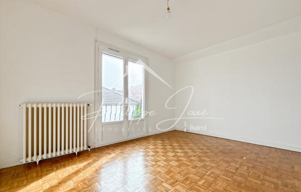 Maison 8 pièces de 141 m2 à Paron 89100