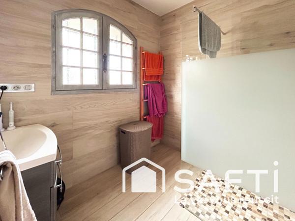 Maison de 235m² avec parc de 11880m² et piscine