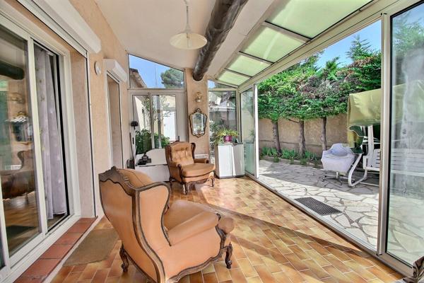 Maison T3/4 de 94m² avec garage, jardin, piscine sur une parcelle de 460m²