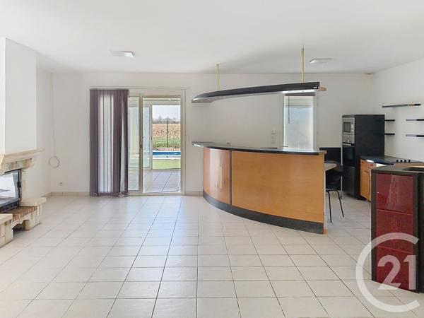 Maison à vendre  5 pièces - 118,80 m 2   ECHILLAIS  - 17