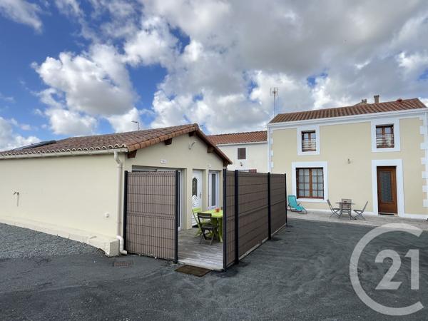 Maison à vendre  5 pièces - 118,80 m 2   ECHILLAIS  - 17