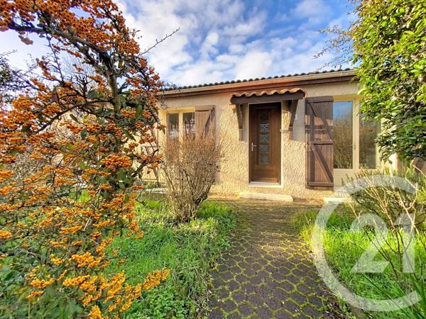 Maison à vendre  5 pièces - 118,80 m 2   ECHILLAIS  - 17