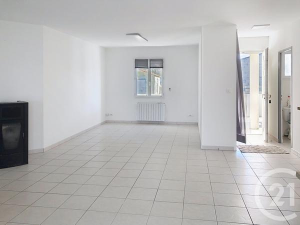 Maison à vendre  5 pièces - 118,80 m 2   ECHILLAIS  - 17