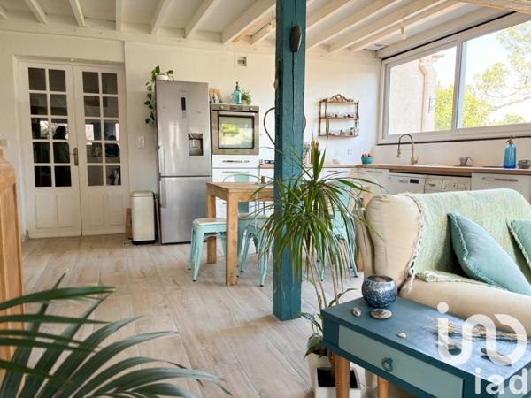 Appartement 3 pièces de 77 m² à Fréjus (83370)