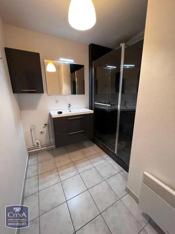 Appartement à louer 2 pièces 52m² Cambrai (59400)