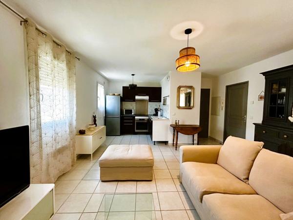 Pertuis (84120) Appartement lumineux avec terrasse et double stationnement dans résidence sécurisée