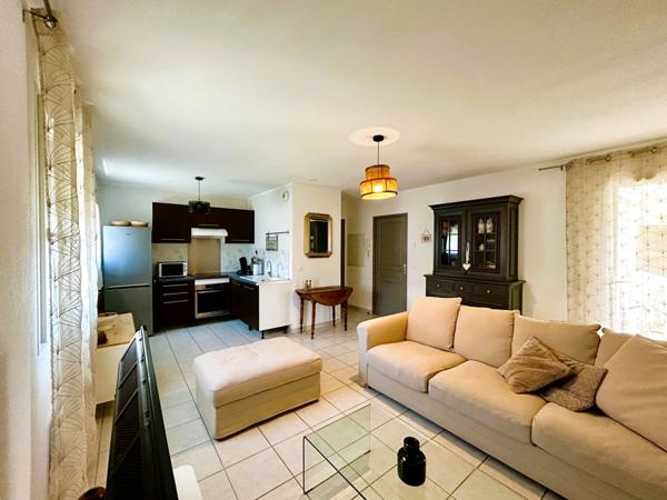 Pertuis (84120) Appartement lumineux avec terrasse et double stationnement dans résidence sécurisée